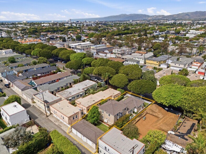 More Photos Of 2458 Oak St, Santa Monica Apartments For Sale