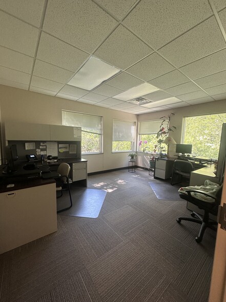 More Photos Of 5380 Cascade Rd SE, Grand Rapids Office For Lease