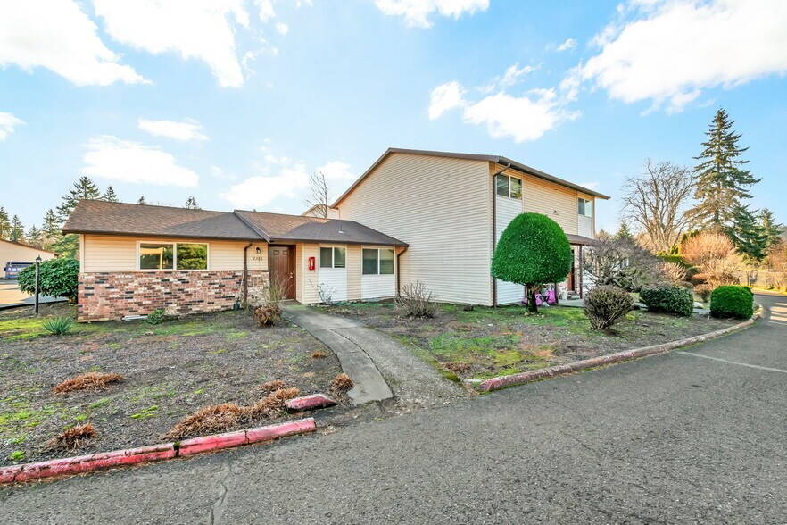 More Photos Of 2341 SE 152nd Ave, Portland Apartments For Sale