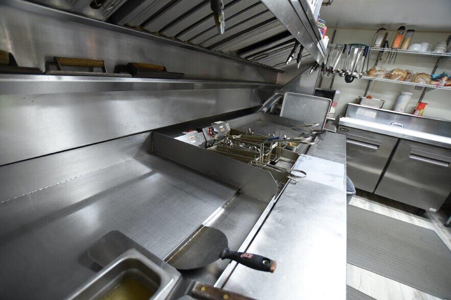 More Photos Of 1111 E Main St, Franklin Restaurant For Sale