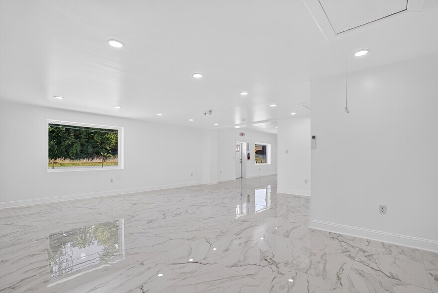 More Photos Of 3608 Burlington Rd, Greensboro Freestanding For Sale