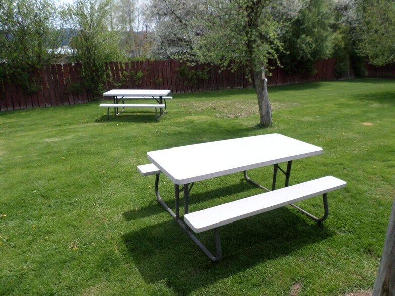 More Photos Of 31901 US Highway 2, Libby Hotel For Sale