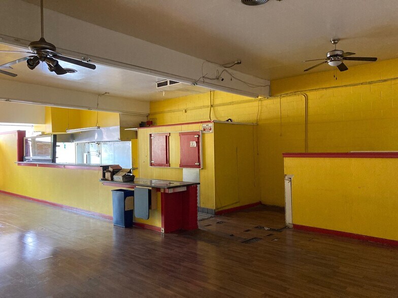 More Photos Of 29587 Mission Blvd, Hayward Storefront For Lease