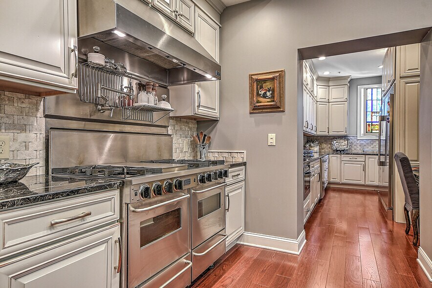 More Photos Of 220 Broad St, Kingsport Flex For Sale