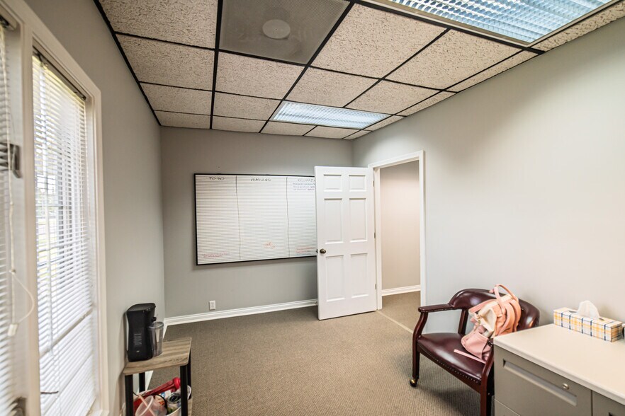 More Photos Of 3140 Parisa Dr, Paducah Office For Sale