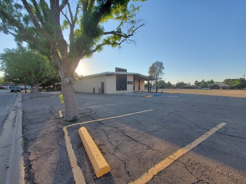 More Photos Of 1010 S Sunset Ave, Roswell Medical For Sale