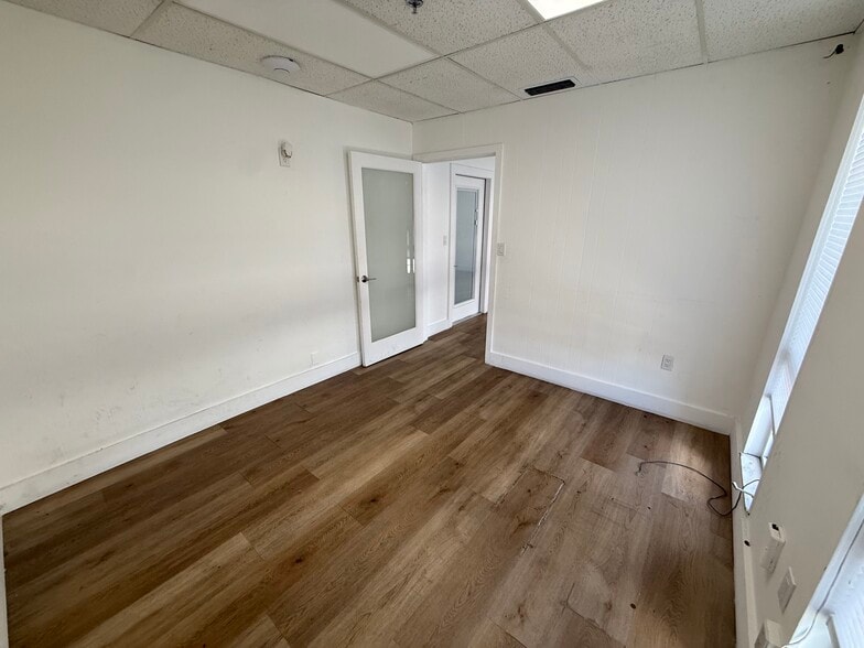 More Photos Of 800 NE 125th St, North Miami Storefront Retail Office For Lease