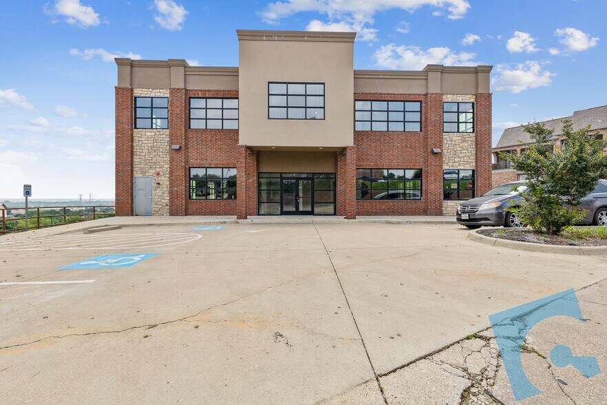 More Photos Of 840 Ranchview Dr, Irving Office For Sale