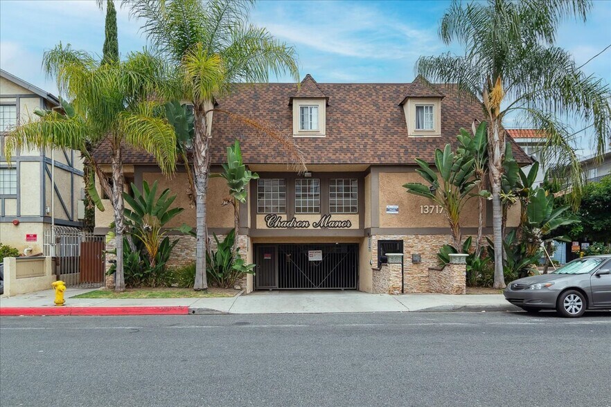 More Photos Of 13717 Chadron Ave, Hawthorne Apartments For Sale