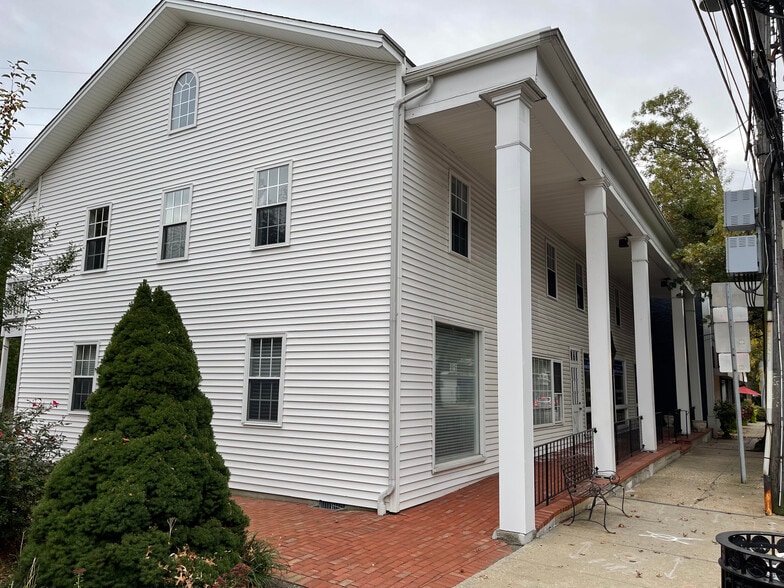 More Photos Of 868-870 Boston Post Rd, Darien Office For Lease