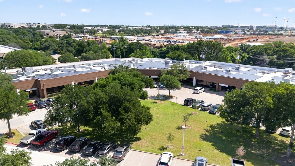 More Photos Of 7920 Elmbrook Dr, Dallas Medical For Lease