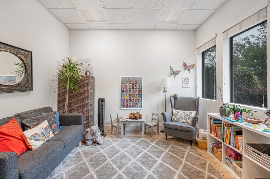 More Photos Of 4865 Old Redwood Hwy, Santa Rosa Office For Lease