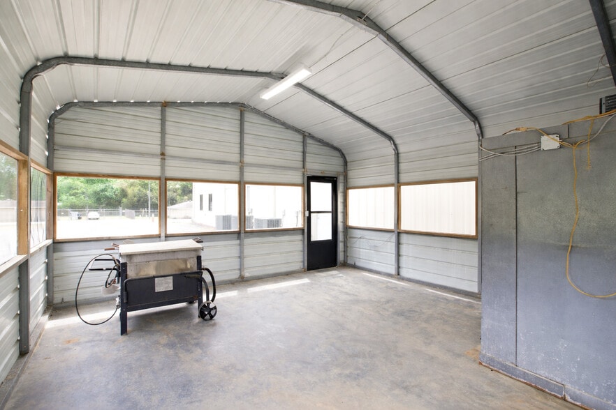 More Photos Of 3891 S Highway 365, Redfield Freestanding For Sale