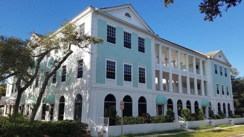 More Photos Of 3055 Cardinal Dr, Vero Beach Office For Lease