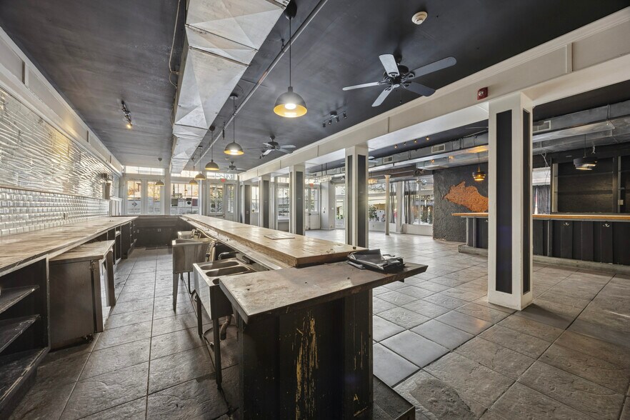 More Photos Of 118-122 Market St, Philadelphia Apartments For Lease