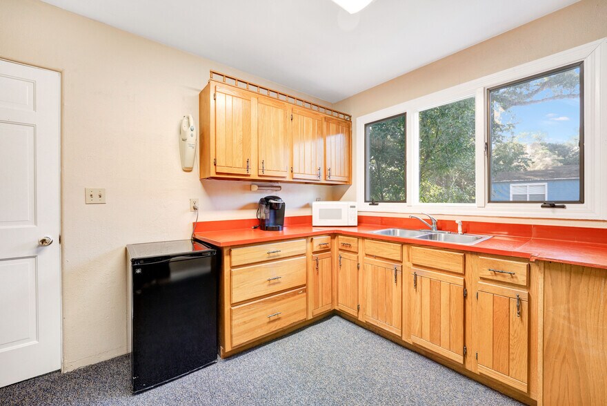 More Photos Of 1910 Hillcrest St, Orlando Office For Sale