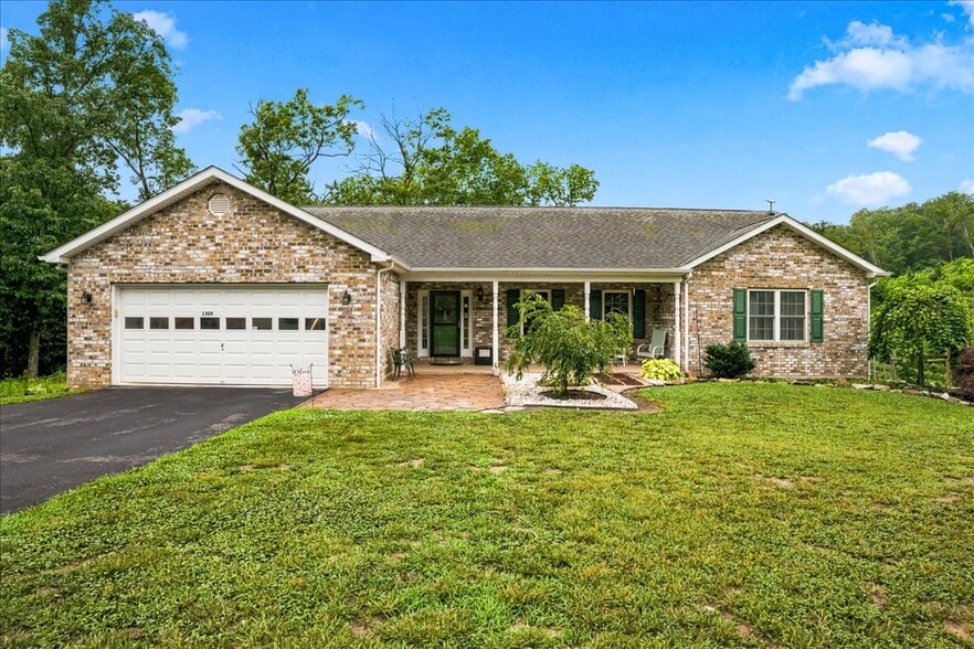 More Photos Of 1309 Redland Rd, Cross Junction Winery Vineyard For Sale