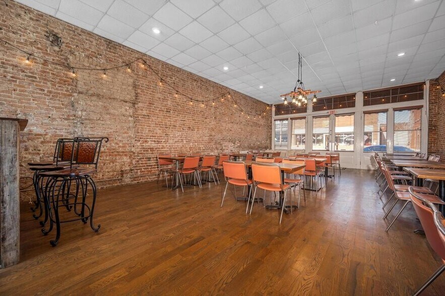 More Photos Of 227-229 N 1st St, Pulaski Restaurant For Sale
