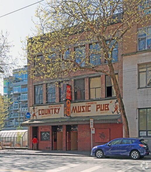 More Photos Of 74 W Hastings St, Vancouver Storefront Retail Office For Sale