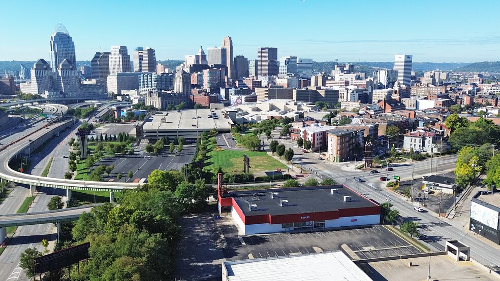 Primary Photo Of 1400 Reading Rd, Cincinnati Freestanding For Sale