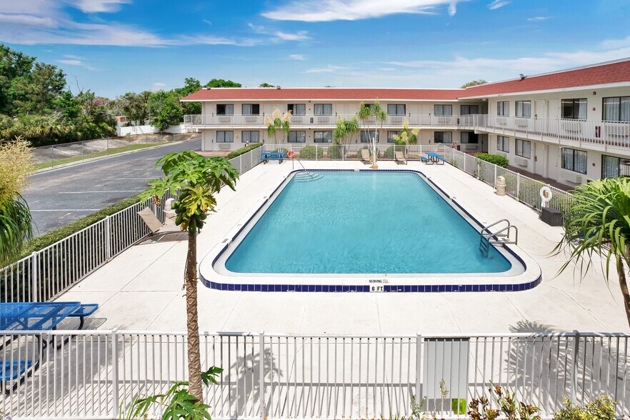 More Photos Of 7455 W Irlo Bronson Memorial Hwy, Kissimmee Hotel For Sale