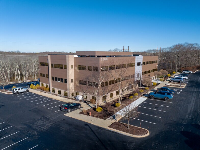 More Photos Of 1300 Highland Corporate Dr, Cumberland Medical For Sale