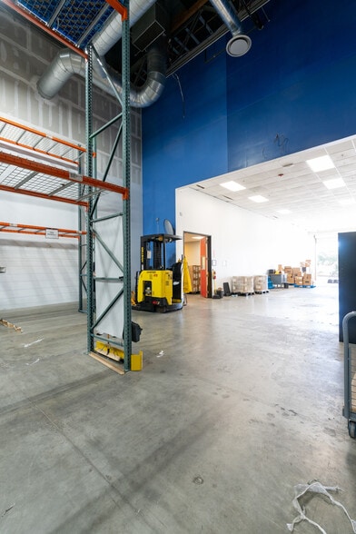 More Photos Of 2710 Media Center Dr, Los Angeles Research And Development For Lease