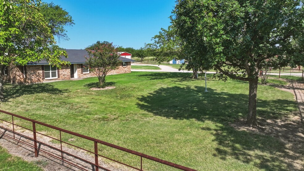 More Photos Of 2632 Howell Dr, Venus Land For Sale