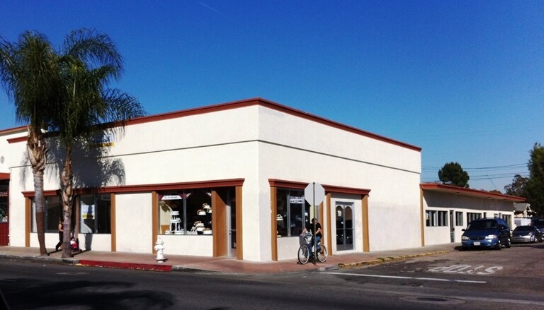 More Photos Of 1237-1247 S Main St, Santa Ana Storefront For Lease