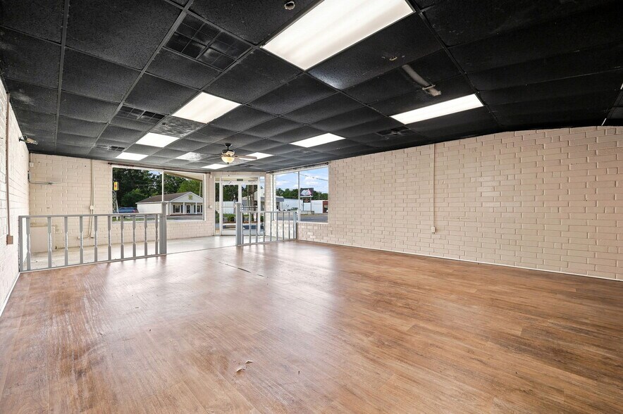 More Photos Of 1513 W Vernon Ave, Kinston General Retail For Lease
