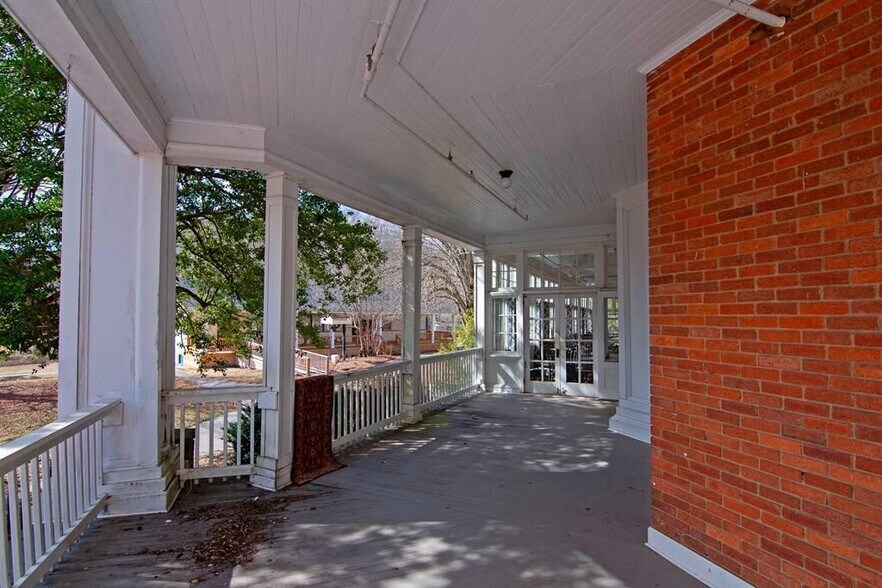 More Photos Of 158 Academy Lane Dr, Pence Springs Hotel For Sale