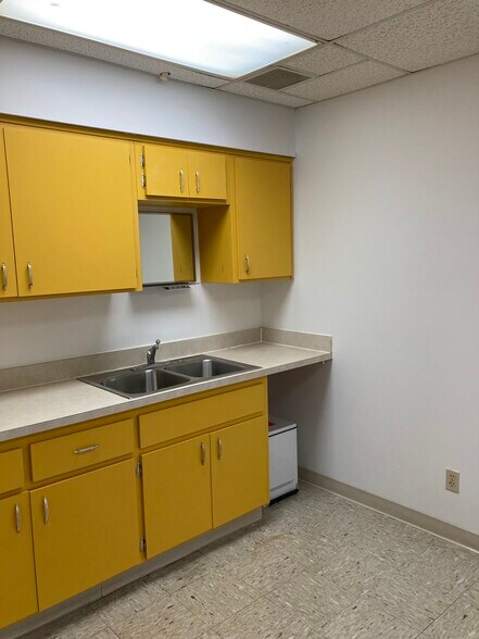 More Photos Of 2215 Nebraska Ave, Fort Pierce Medical For Lease