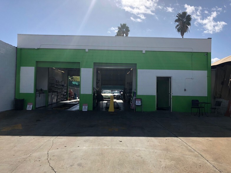 More Photos Of 17964 Ventura Blvd, Encino Auto Repair For Sale
