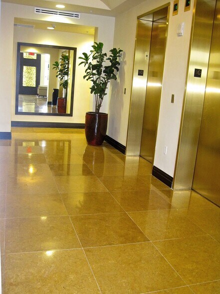 More Photos Of 3850 Bird Rd, Miami Office For Sale