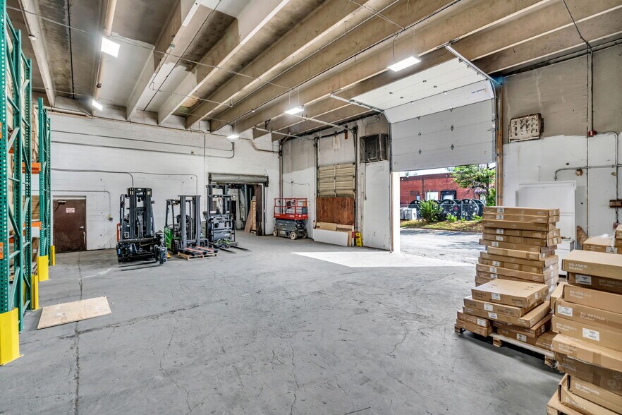More Photos Of 5731 General Washington Dr, Alexandria Distribution For Sale