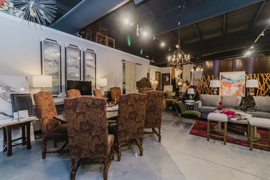 More Photos Of 736 N Andover Rd, Andover Storefront For Sale