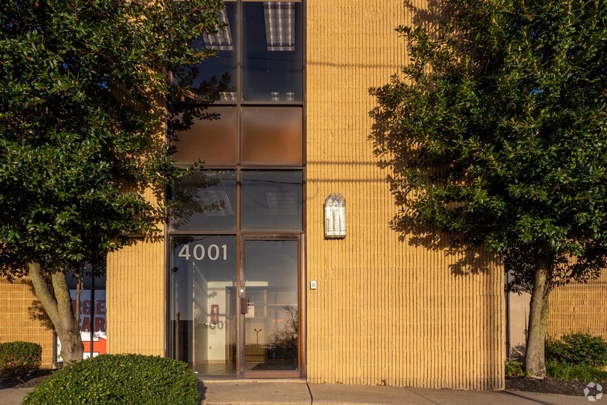 More Photos Of 4001 Miller Rd, Wilmington Office For Sale