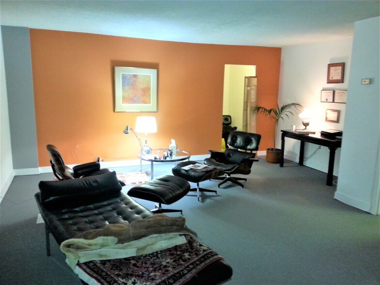 More Photos Of 1325-1327 18th St NW, Washington Apartments For Sale