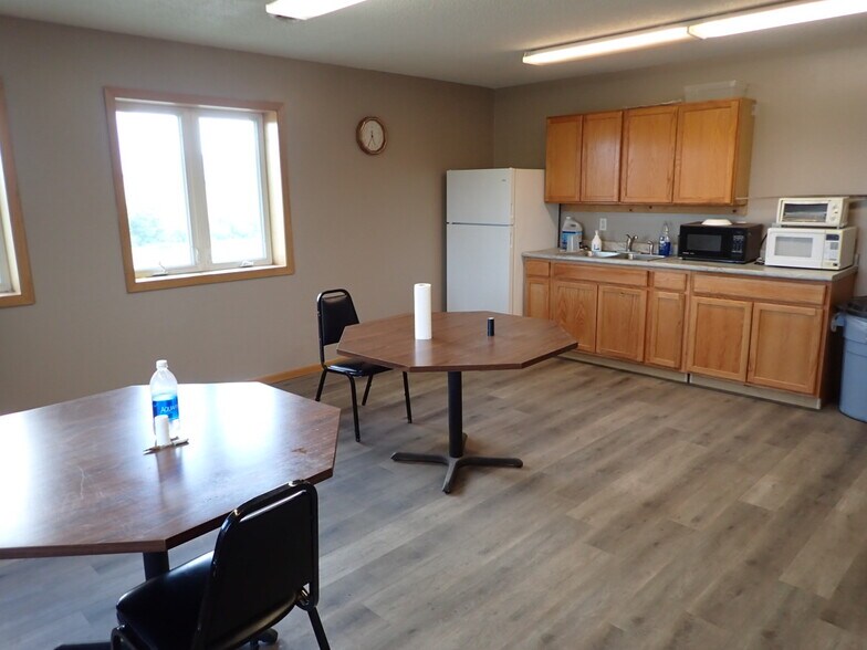 More Photos Of 940 6th Ave NE, Milaca Warehouse For Sale