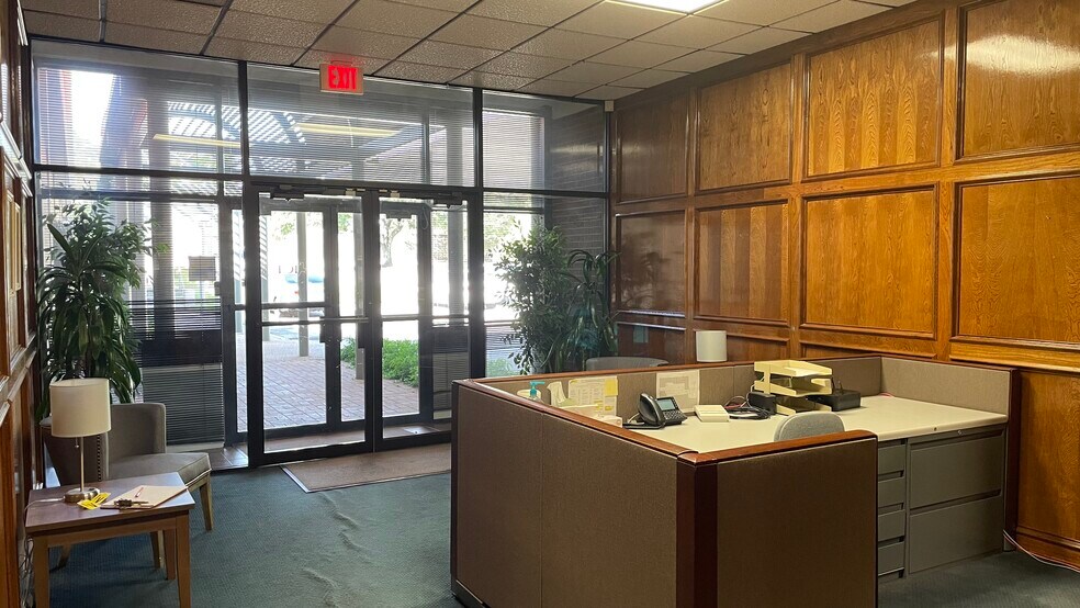 More Photos Of 2801 S Interstate 35 S, Austin Loft Creative Space For Lease