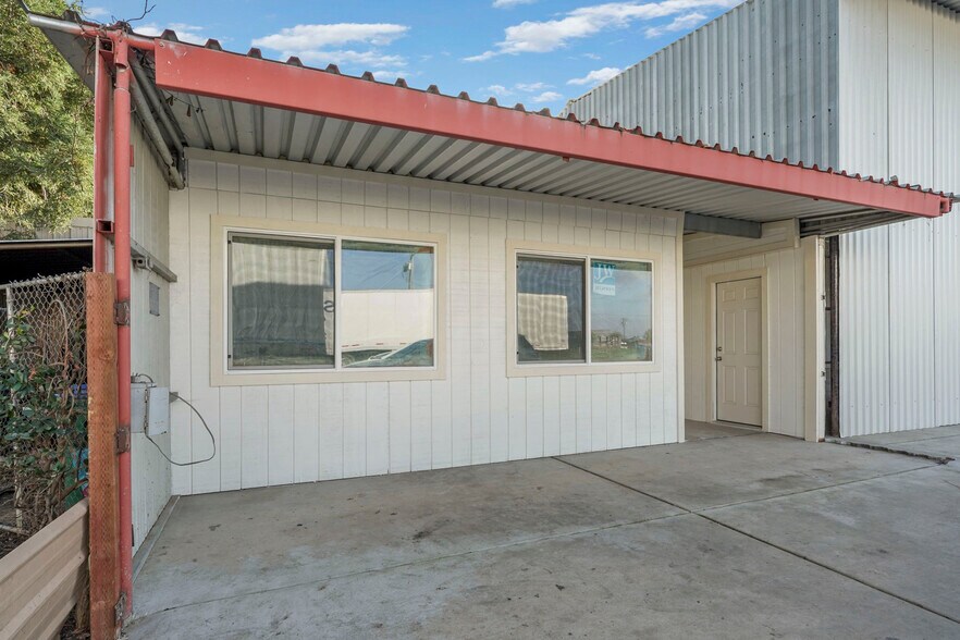 More Photos Of 10150 Mingo Rd, Galt Warehouse For Lease