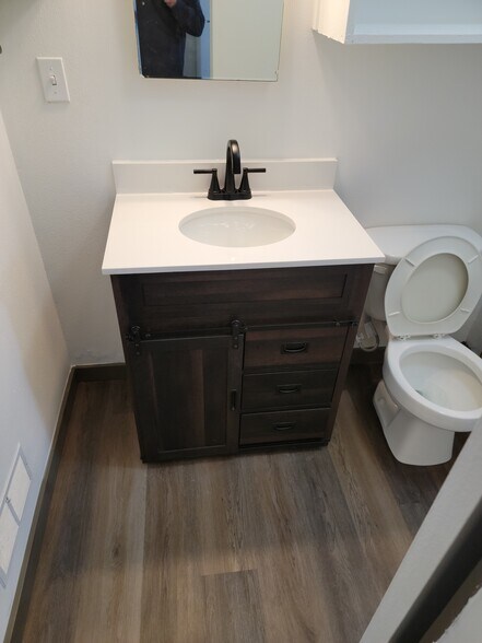 More Photos Of 450 Montana Ave, Lovell Storefront Retail Office For Sale