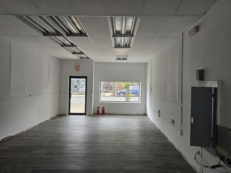 More Photos Of 88 Main St, Madison Freestanding For Sale