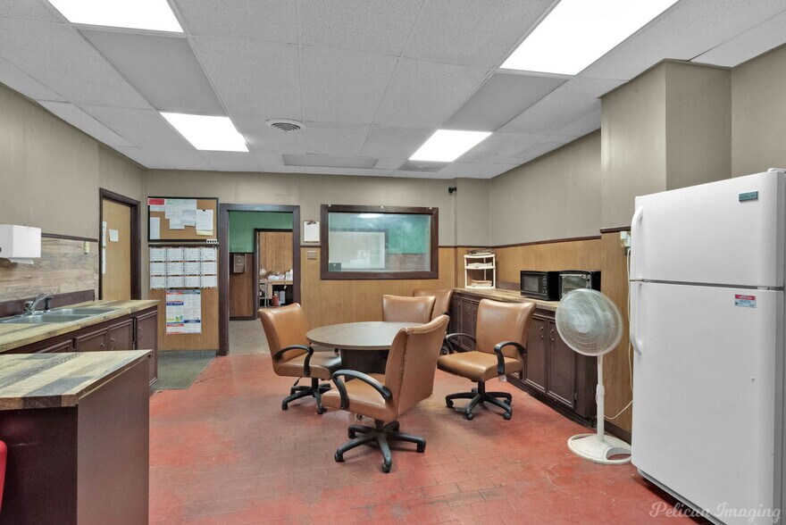 More Photos Of 250 Montgomery St, Shreveport Warehouse For Sale
