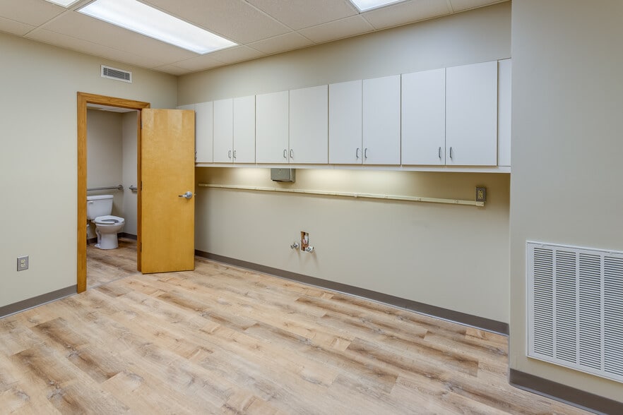 More Photos Of 138 N Main St, Canton Healthcare For Sale