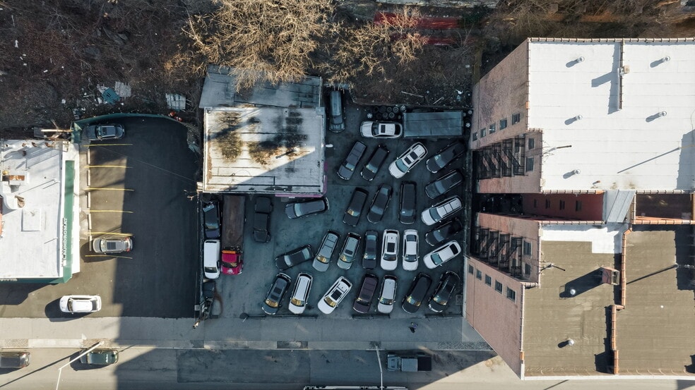 More Photos Of 558 S Broadway, Yonkers Manufacturing For Lease