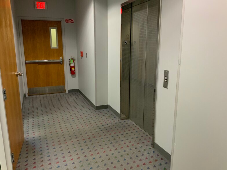 More Photos Of 2900 O St, Lincoln Office For Lease