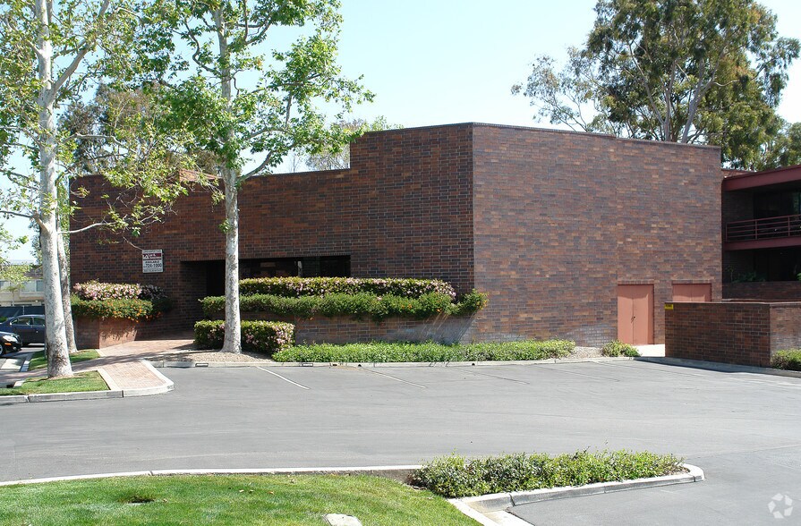 More Photos Of 5 Upper Newport Plaza Dr, Newport Beach Office For Lease