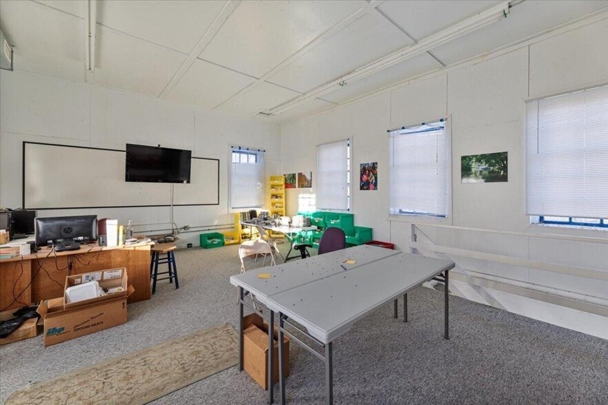 More Photos Of 21551 270th St, Mc Clelland Office For Sale