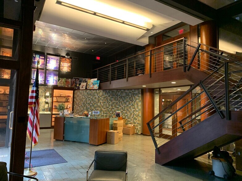 More Photos Of 829-839 St Charles Ave, New Orleans Office For Lease